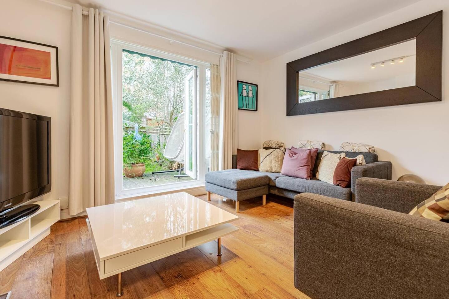 ロンドンCharming 2-Bed Garden Flatアパートメント エクステリア 写真
